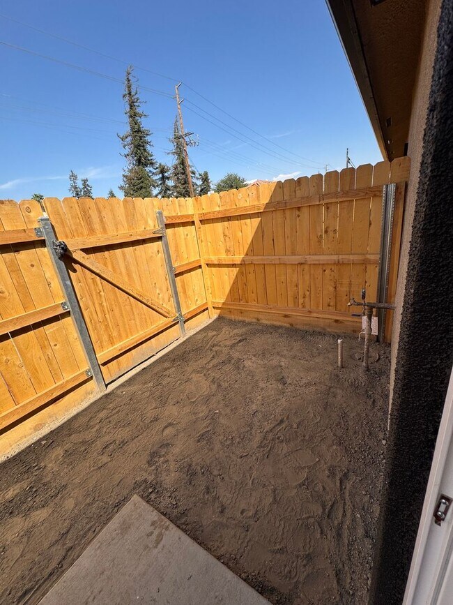 Building Photo - 4267