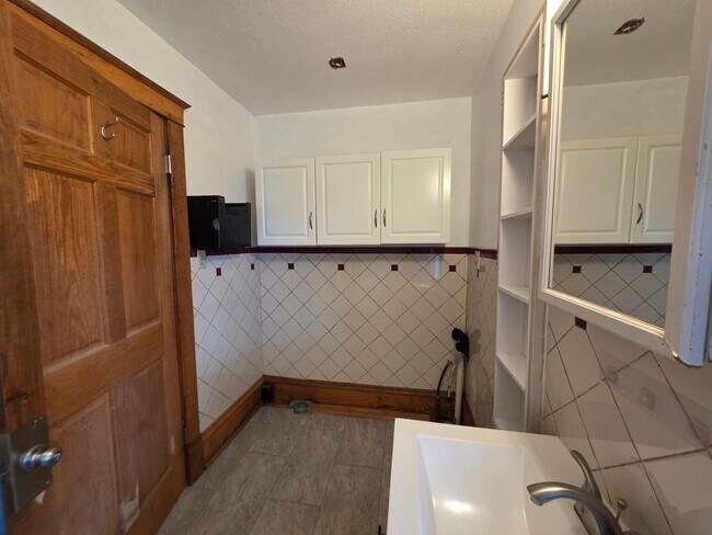 Building Photo - 4 Bed 2 Bath Single Family Home in Wisconsin Rapids