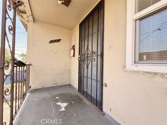 Building Photo - 2433 W Beverly Blvd