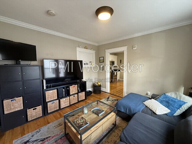 Building Photo - 29 Loxwood St