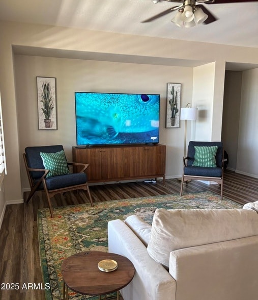 Building Photo - 41520 N River Bend Ct