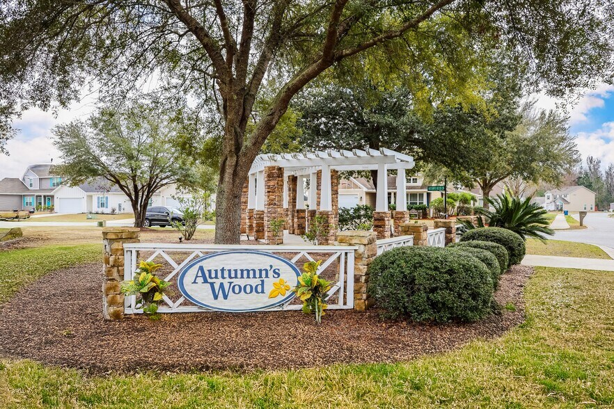 Building Photo - 1025 Autumns Wood Cir E