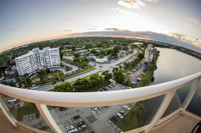 Building Photo - 1301 NE Miami Gardens Dr