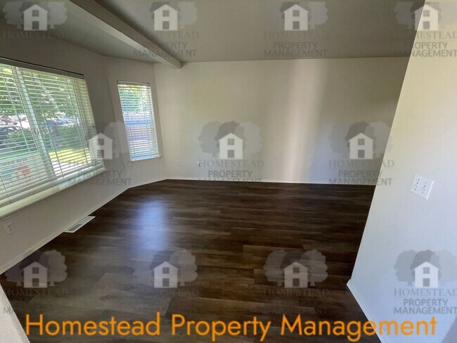 Building Photo - 599