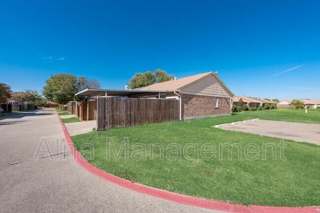 Building Photo - 80 E Mountain Creek Dr