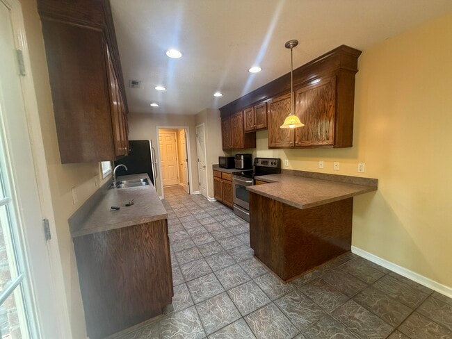Building Photo - 30 Spanish Moss Cir