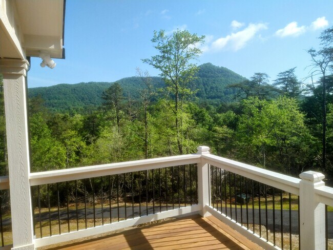 Building Photo - 63 Redwood Ln