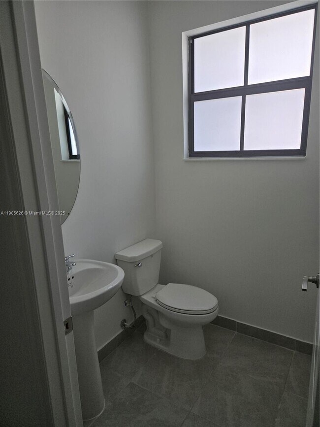 Building Photo - 12884 SW 232nd Ln