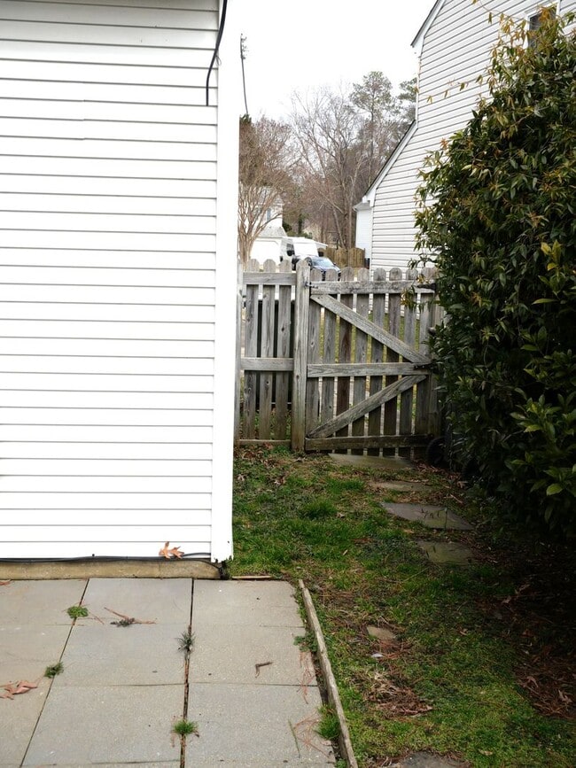 Building Photo - 113 Amelia Ct