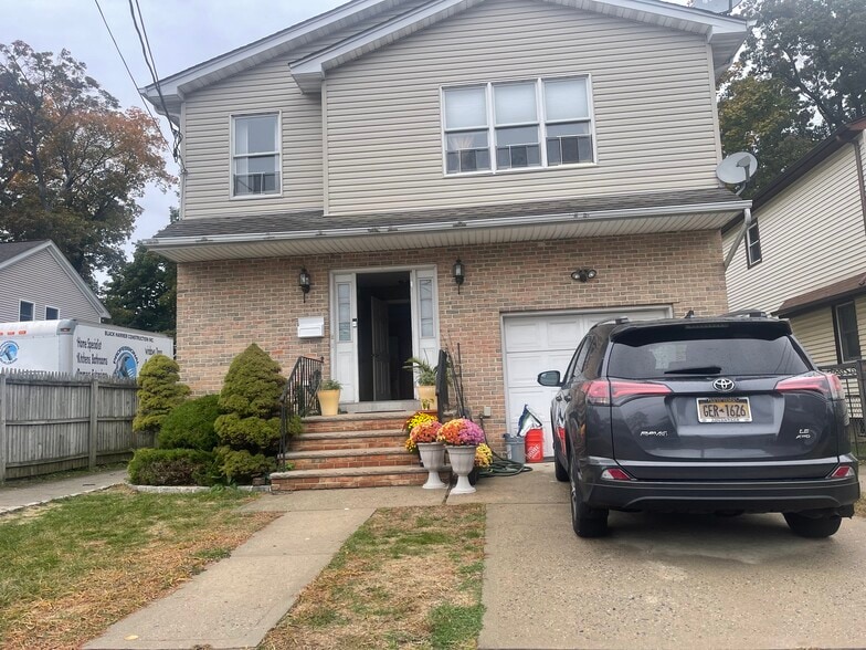 Building Photo - 1336 K St