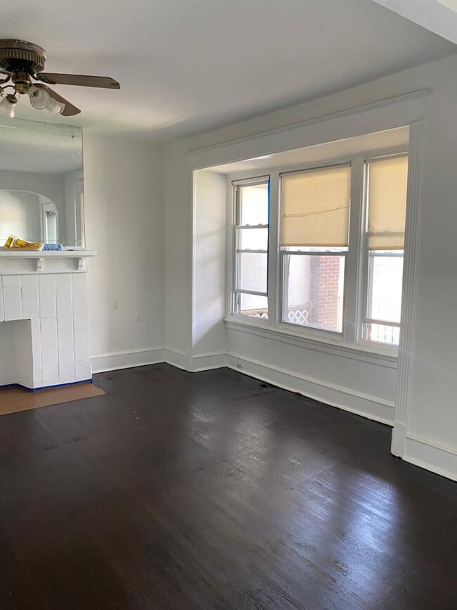 Building Photo - 4823 Walnut St