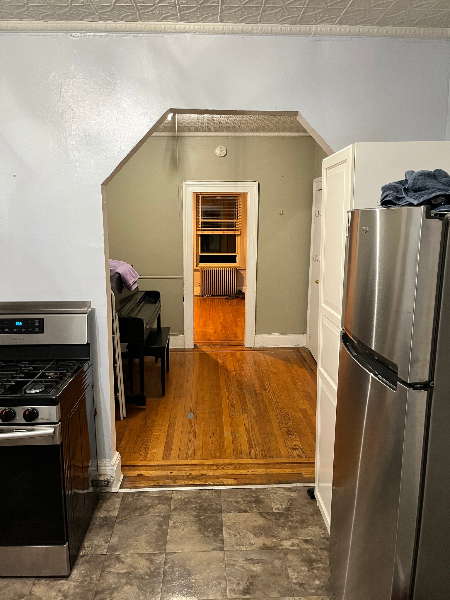 Kitchen to Den - 77 Calyer St