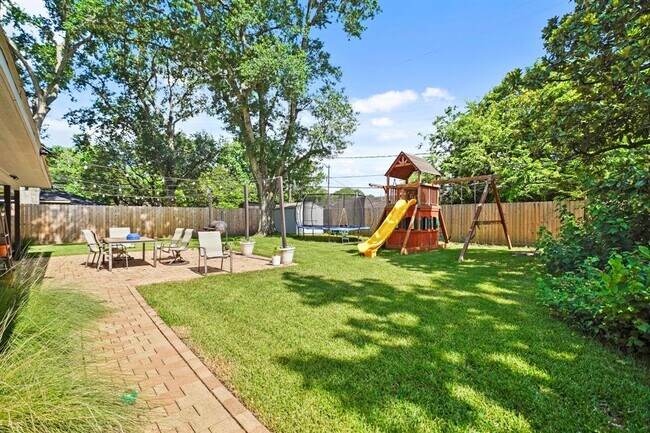 Building Photo - 5427 Stillbrooke Dr