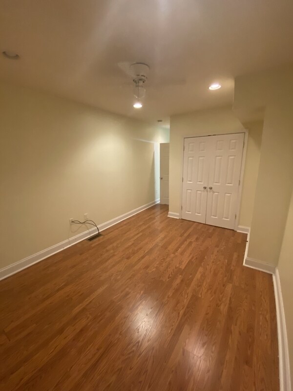 Building Photo - 1600 Light St