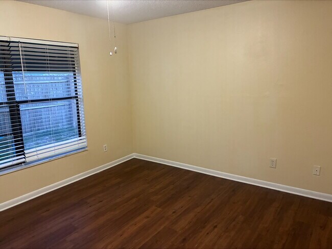 Building Photo - 10314 Chadbourne Dr