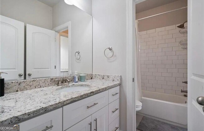 Building Photo - 4402 Income Cir