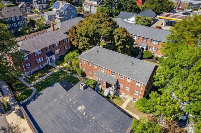 Building Photo - 930 Massachusetts Ave