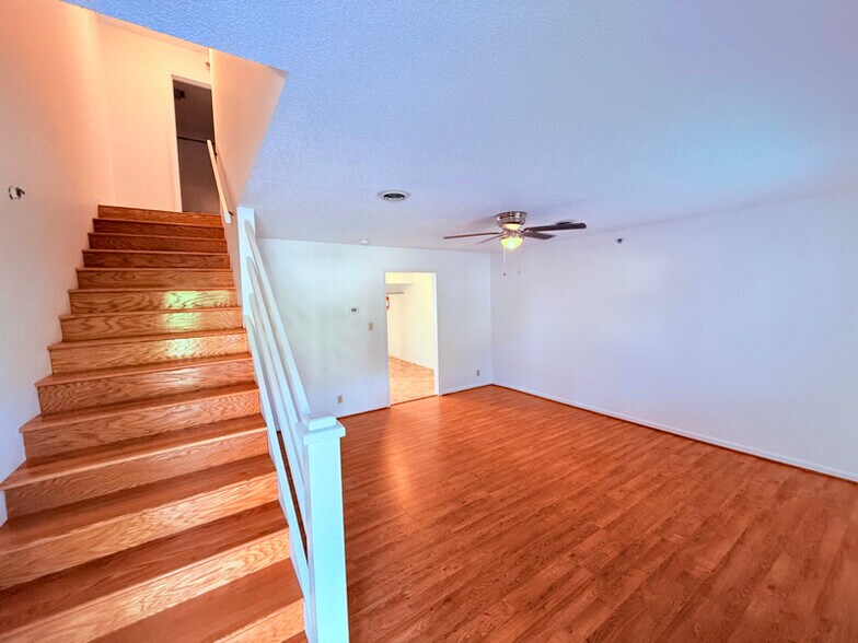 Building Photo - 525 Sulphur Spring Rd