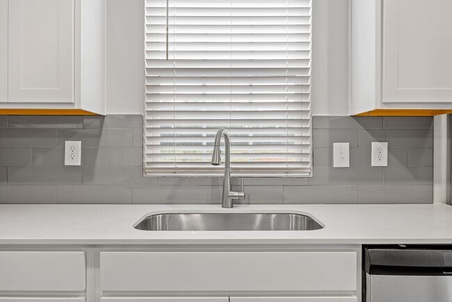 Building Photo - 3 BR, 2.5 BA home - Brand New! *$500 Off First Month's Rent, NO APPLICATION FEE if APPROVED