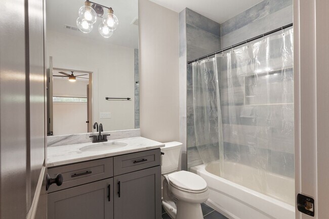 Building Photo - Conveniently Located 4bd/3ba Home Minutes From ATLBeltLine w/ Private Backyard!