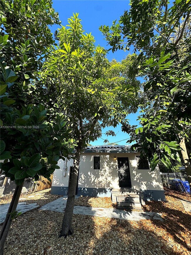 Building Photo - 5530 NW Miami Ct