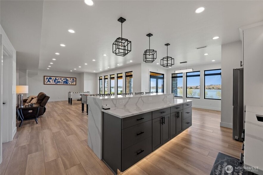 Building Photo - 5874 Panorama Dr NE