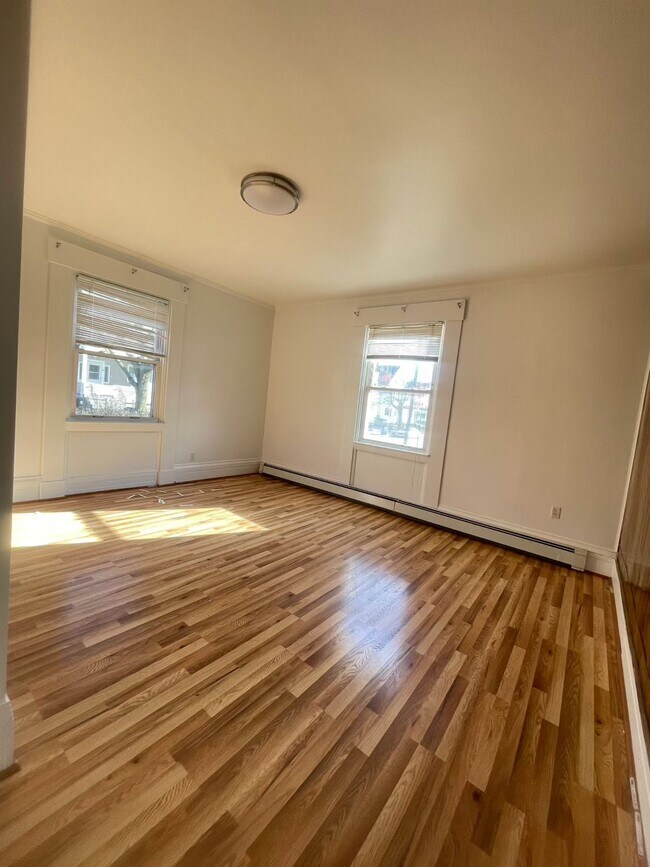 Building Photo - 34 Page St