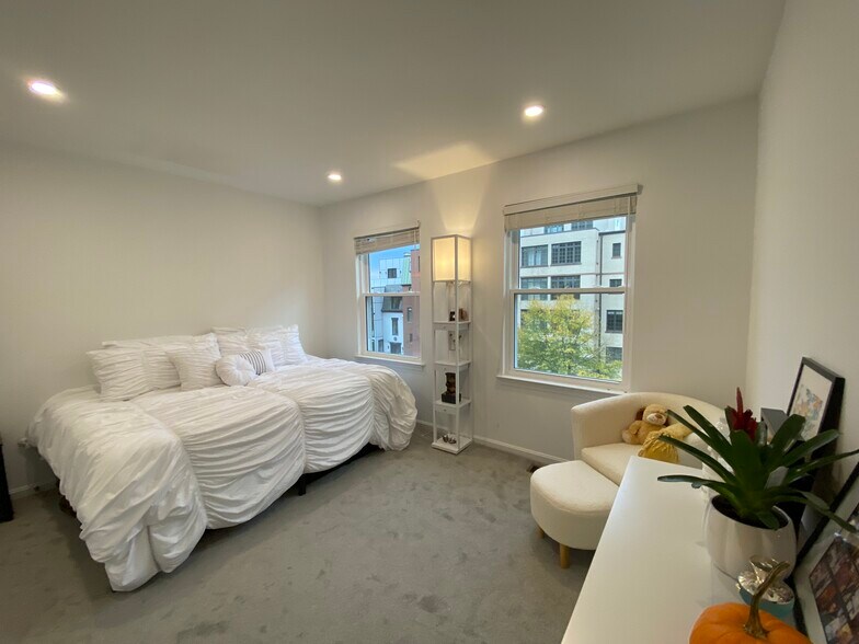 Primary Photo - 1327 Belmont St NW
