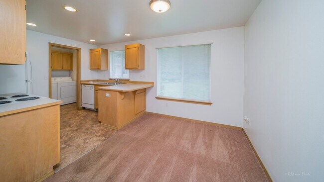 Building Photo - 8125-Rothfuss