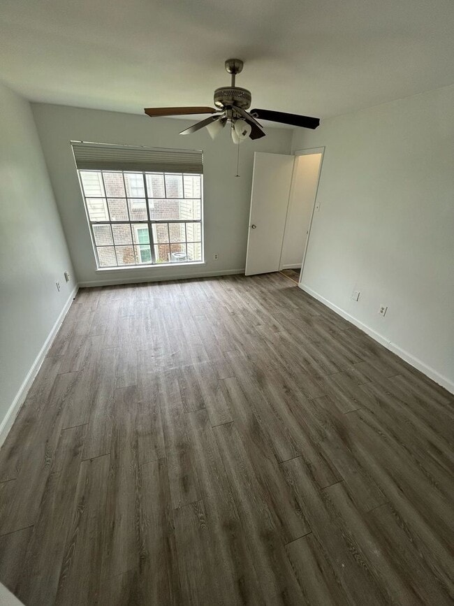 Building Photo - Ready to move in.....