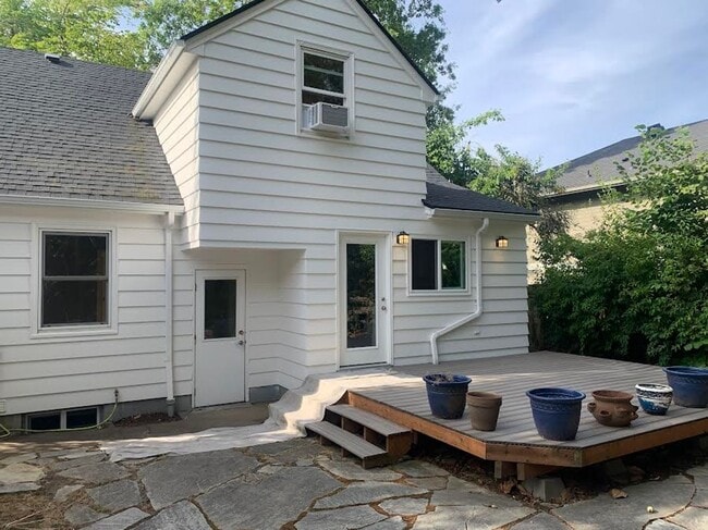 Building Photo - Impecable Remodel of Historic Eastmoreland Gem