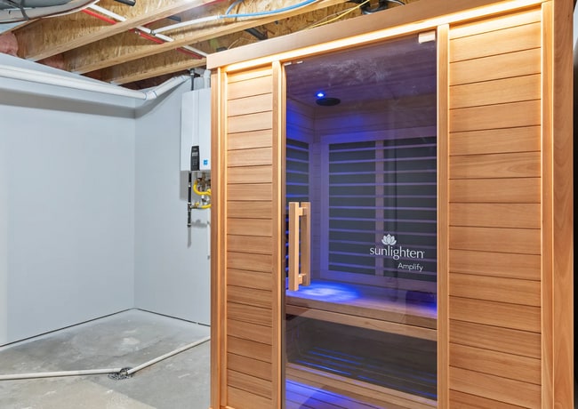 Building Photo - GORGEOUS Sandy Home!!!