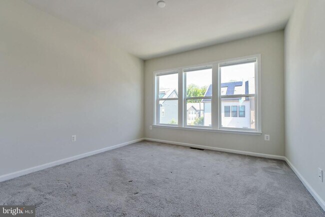 Building Photo - 3336 Cormorant Dr