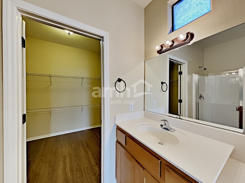 Building Photo - 3928 Yang Ct