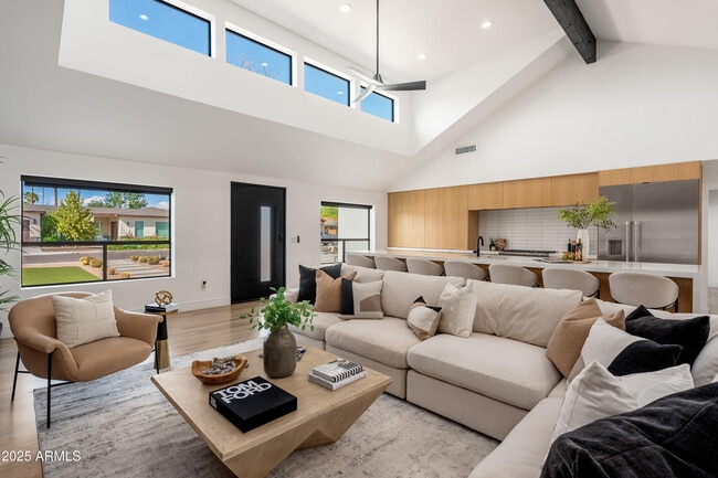 Building Photo - 4421 E Earll Dr