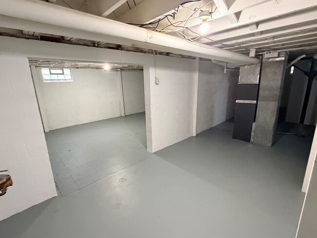 Building Photo - 796 S Ashburton Rd
