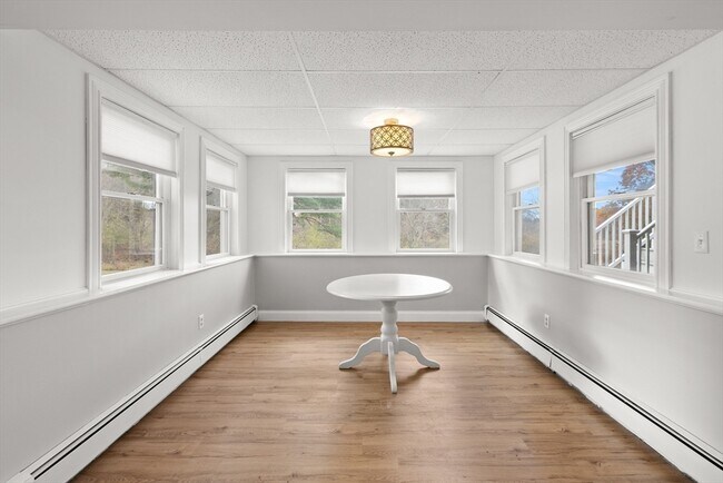 Building Photo - 10 Deer Hill Farm Rd