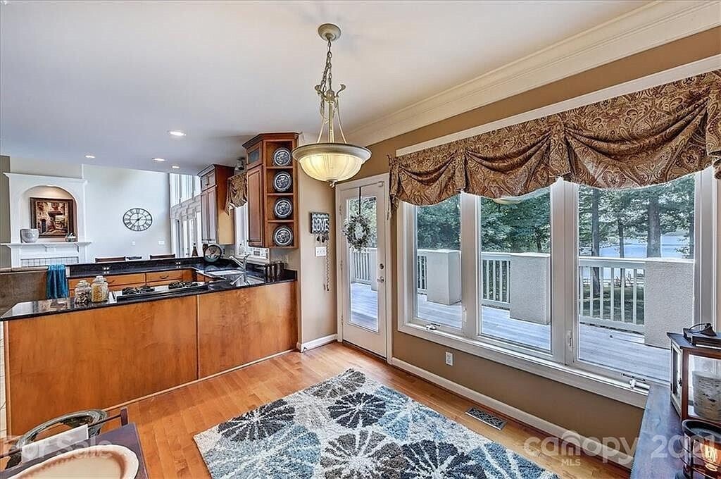 Building Photo - 2427 Mt Isle Harbor Dr