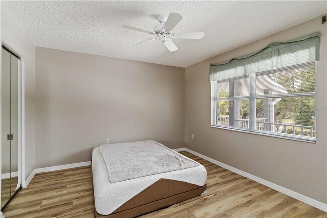 Building Photo - 880 Bird Bay Dr W