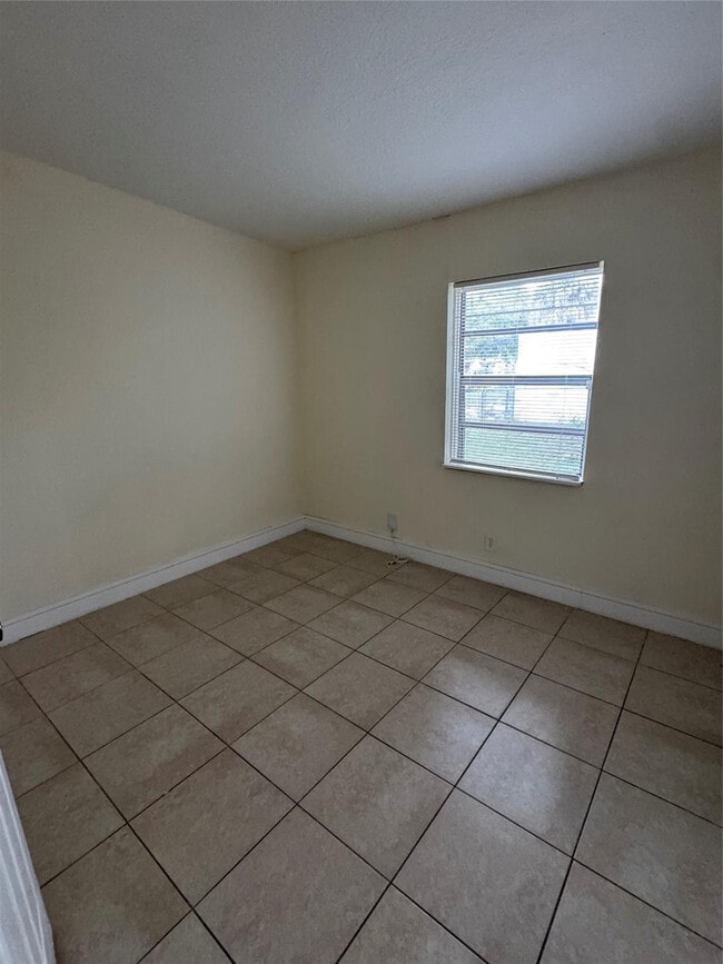 Building Photo - 1608 St