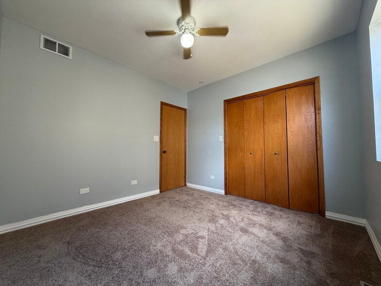 1st bedroom - 2702 W Warren Blvd