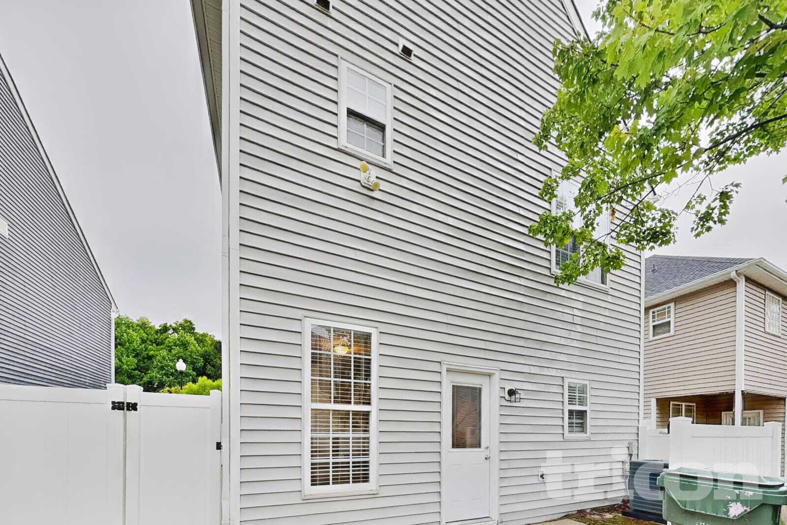 Building Photo - 95 Shad Boat Ln
