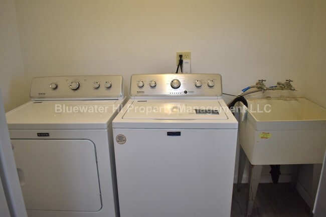 Building Photo - Enchanted Lake, Kailua 3 bedroom, 2 bath s...