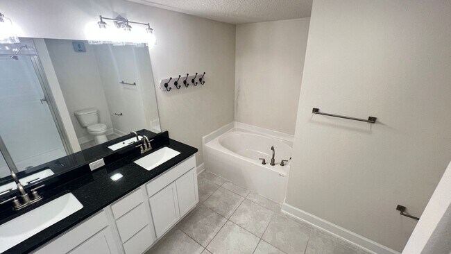 Building Photo - Beautiful Harmony Central Water Front Home AVAILABLE NOW!