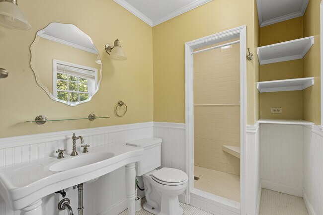 Building Photo - 139 Druid Dr