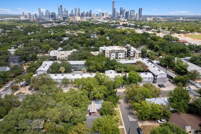 Building Photo - Prime 2 Bed 1 Bath in 78704 Near Downtown Austin