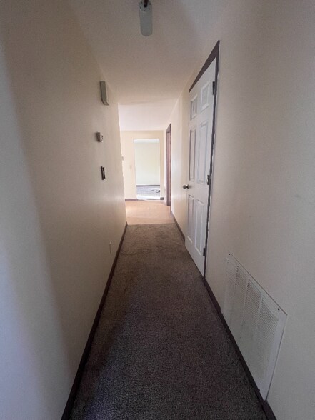 Building Photo - 204 Pekin Ave