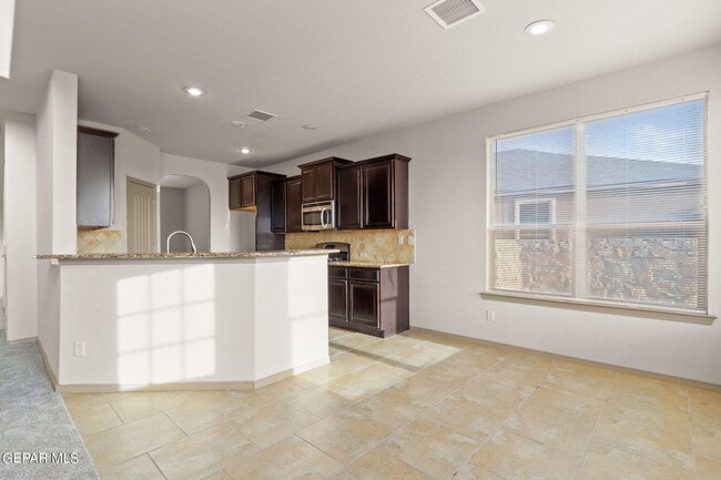 Building Photo - 14335 Alma Point