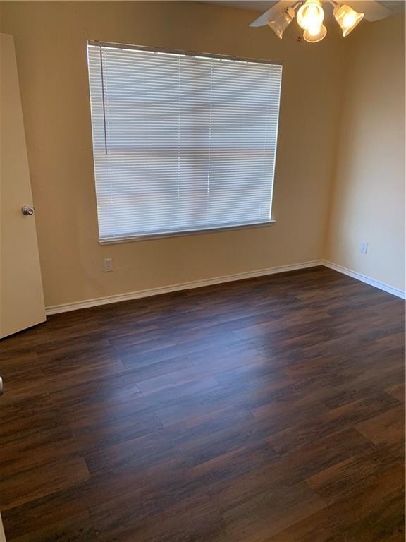 Building Photo - 907 S Mesquite St