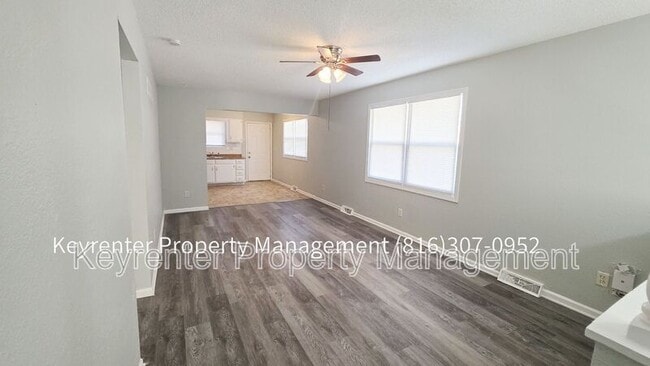 Building Photo - 5428 Ditzler Ave